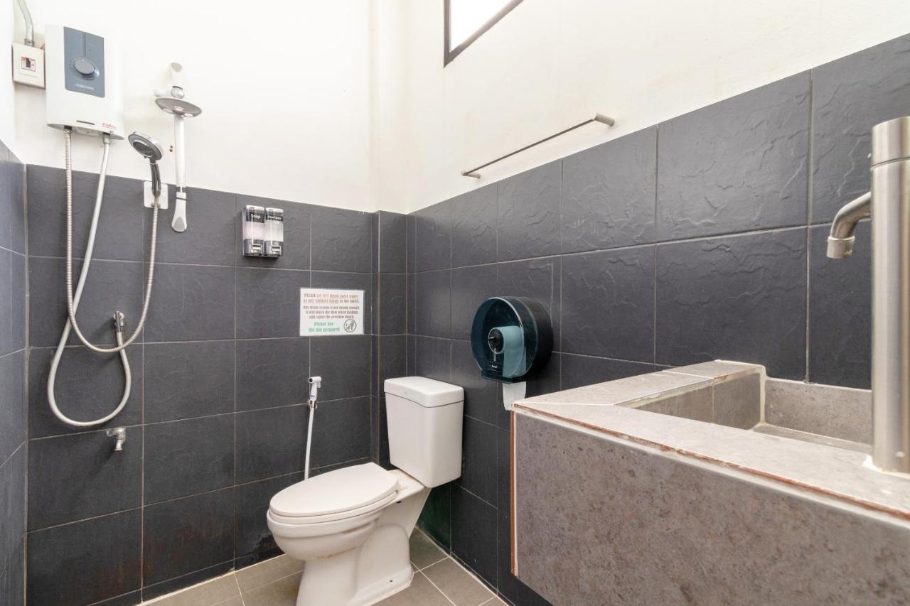 Oyo 677 Le Loftel Hostel Chiang Mai Zewnętrze zdjęcie