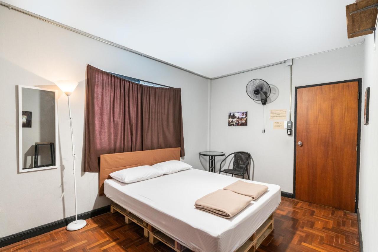 Oyo 677 Le Loftel Hostel Chiang Mai Zewnętrze zdjęcie