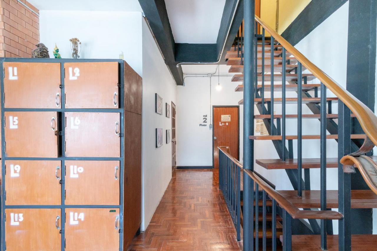 Oyo 677 Le Loftel Hostel Chiang Mai Zewnętrze zdjęcie