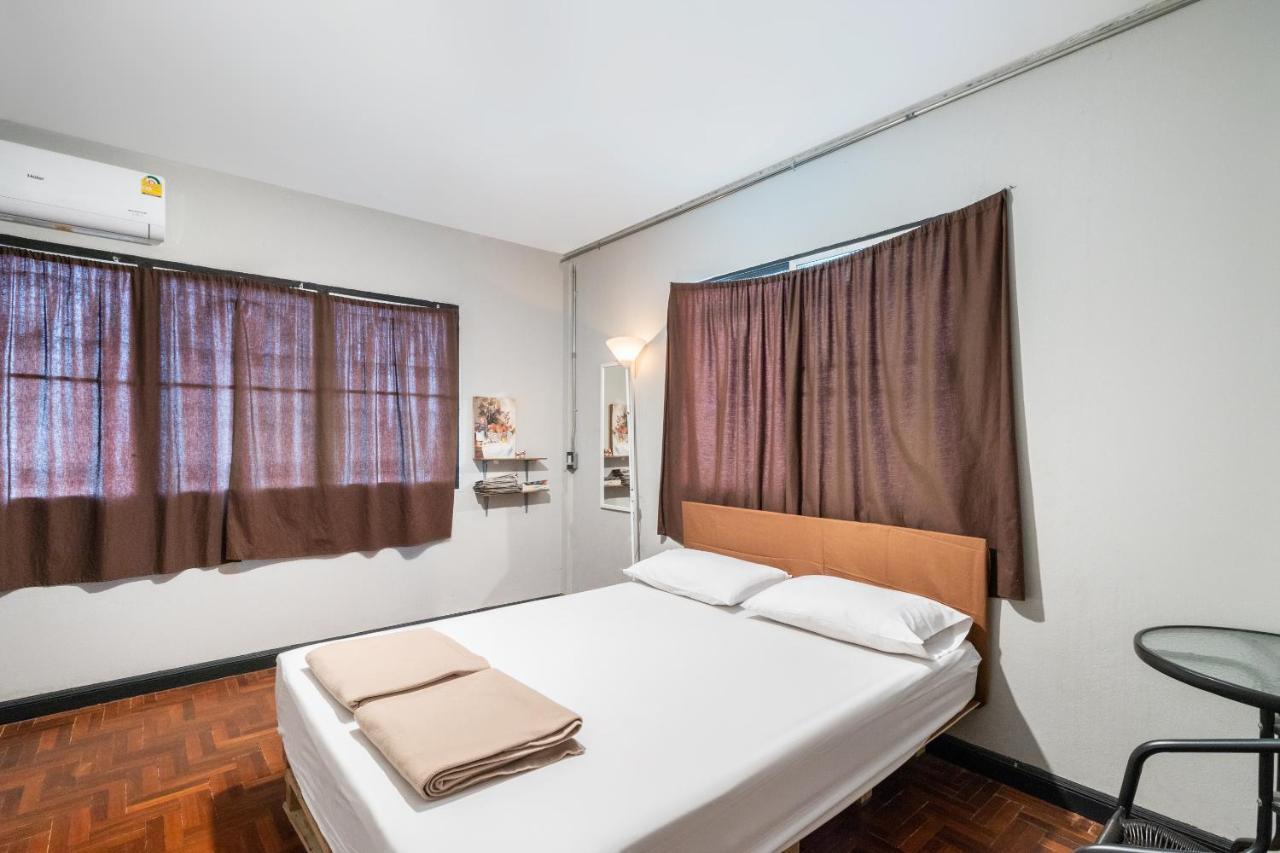 Oyo 677 Le Loftel Hostel Chiang Mai Zewnętrze zdjęcie